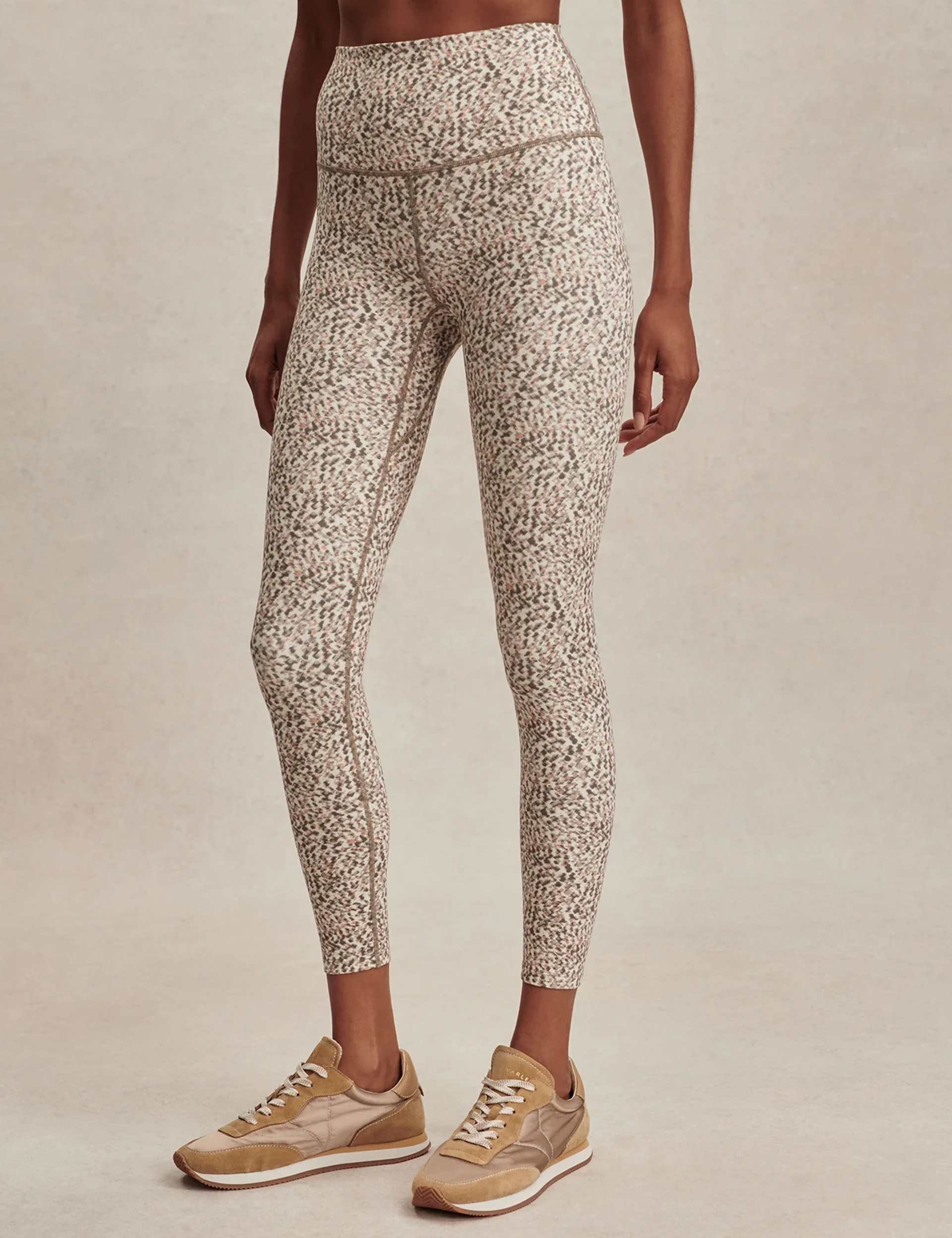 Freesoft High Waisted Legging 25 - Ivory Abstract Feather