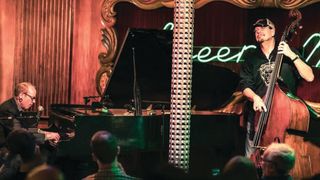 Penn Jillette performs live