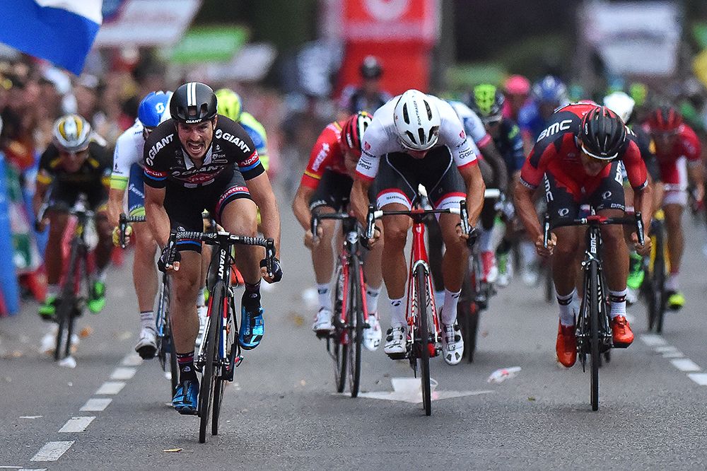 John Degenkolb holds off Danny van Poppel for the stage 21 win.