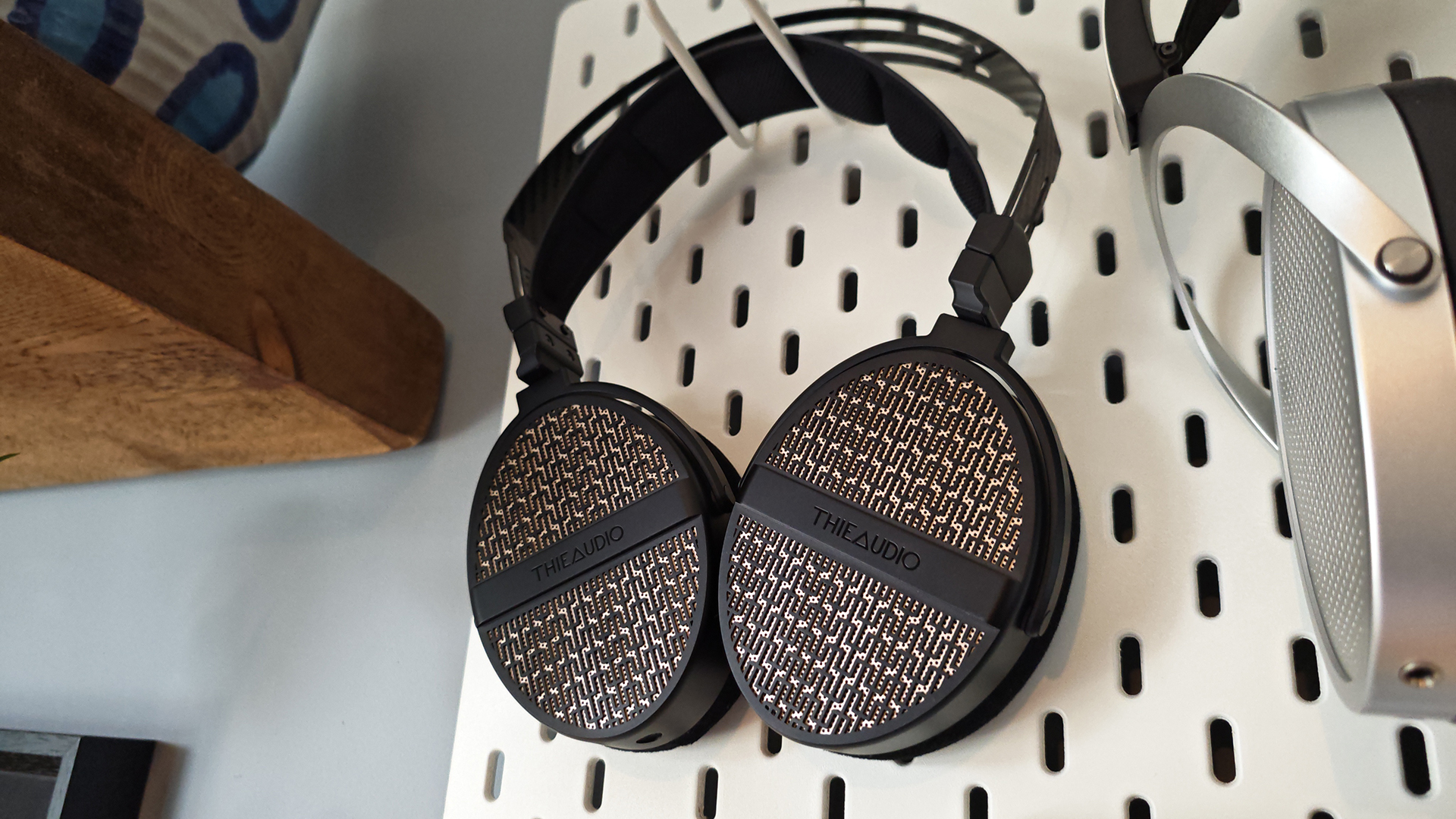Photos of the Thieaudio Cypher.