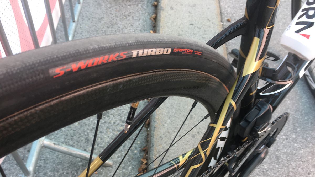 Van der Breggen ran 26mm S-Works Turbo tubular tyres