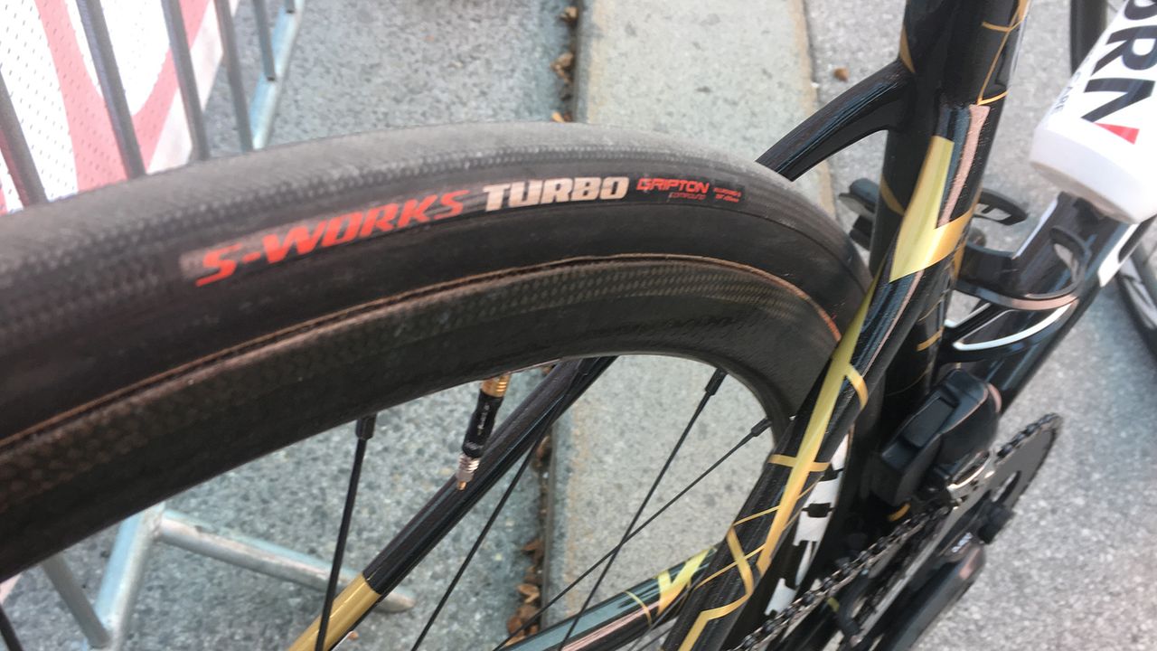 Van der Breggen ran 26mm S-Works Turbo tubular tyres