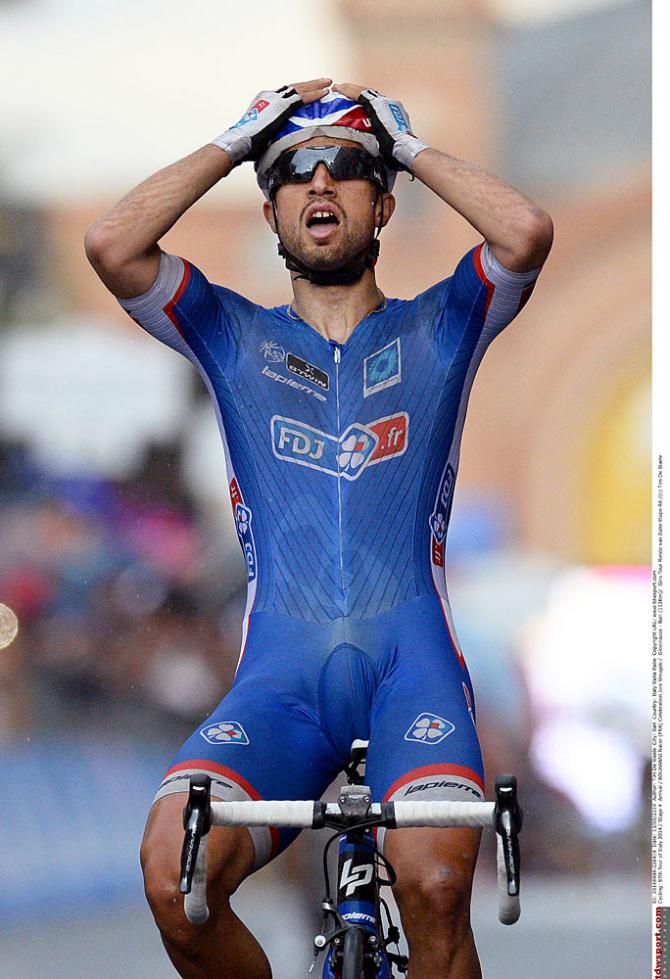 Nacer Bouhanni (FDJ) triumphs in stage 4 of the Giro d'Italia
