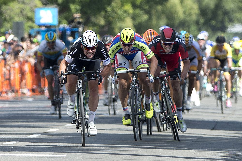 The sprint for the stage 1 finish line