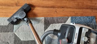 Using the difference floorhead settings on the Miele CX1 Boost Powerline