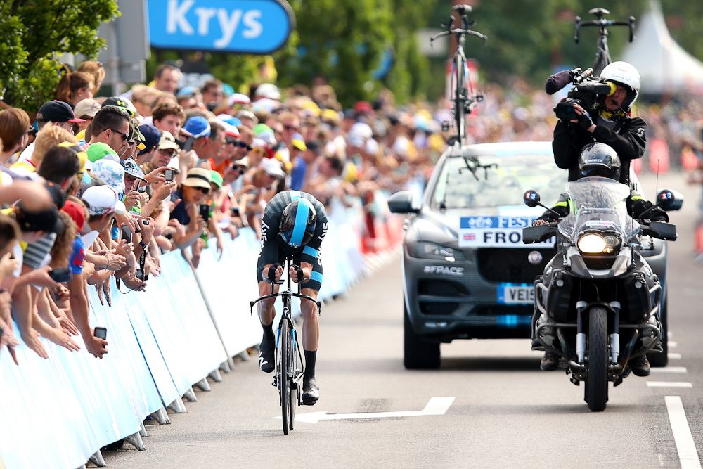 Chris Froome fights for the finish line.