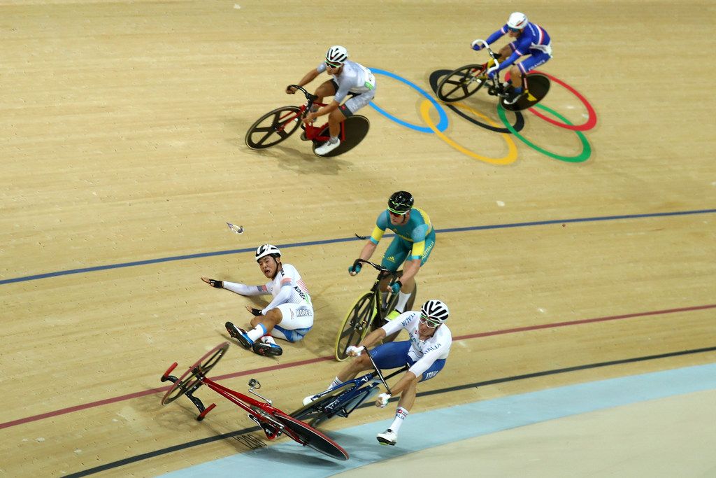Elia Viviani (Italy) about to hit the deck