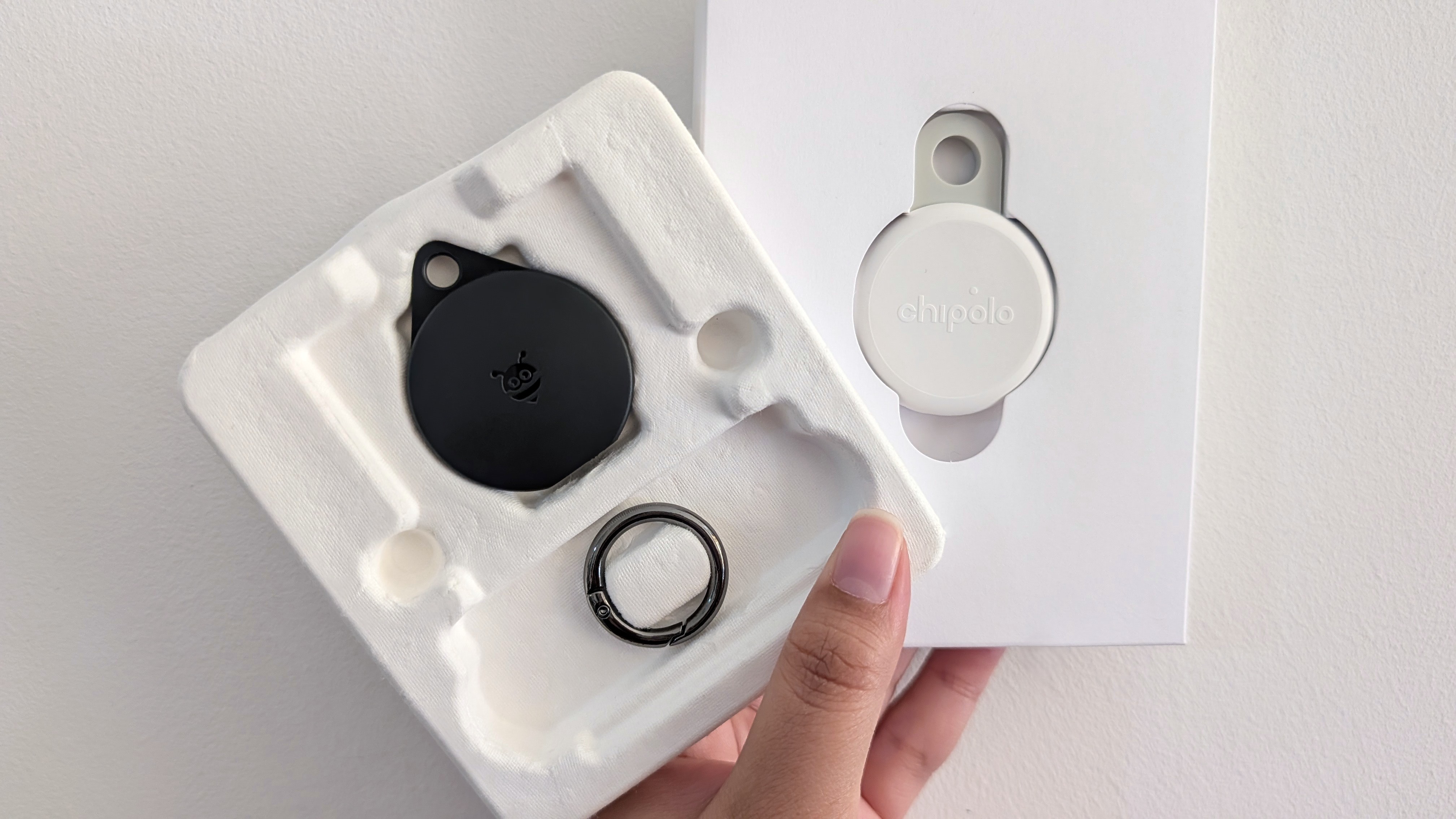 Pebblebee and Chipolo's universal Bluetooth trackers for Android and iOS