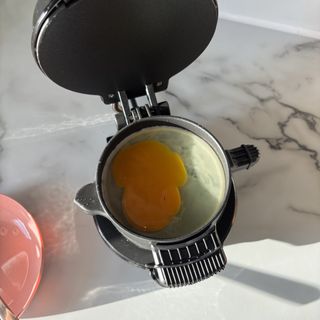 Testing the Drew & Cole breakfast maker