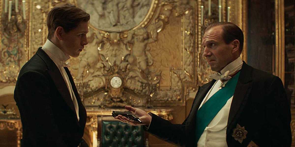 Harris Dickinson and Ralph Fiennes in The King&#039;s Man