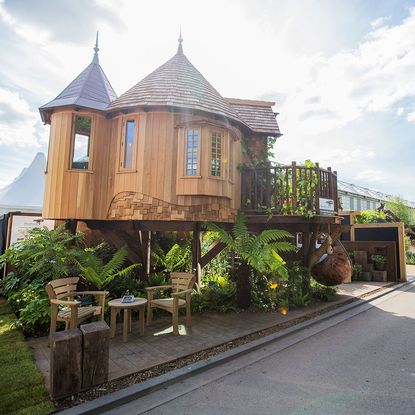 Tree house garden