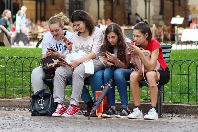 social media-addicted teens