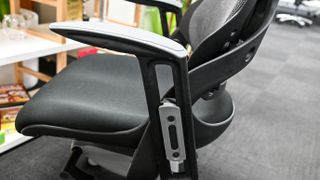 Side profile of the Desky Pro Plus Ergonomic Chair's seat and arm restDesky Pro Plus Ergonomic Chair