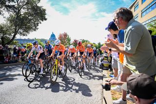 Road World Championships 2026 elite women's road race LIVE - Dutch team in full control of decimated peloton with 65 km to go