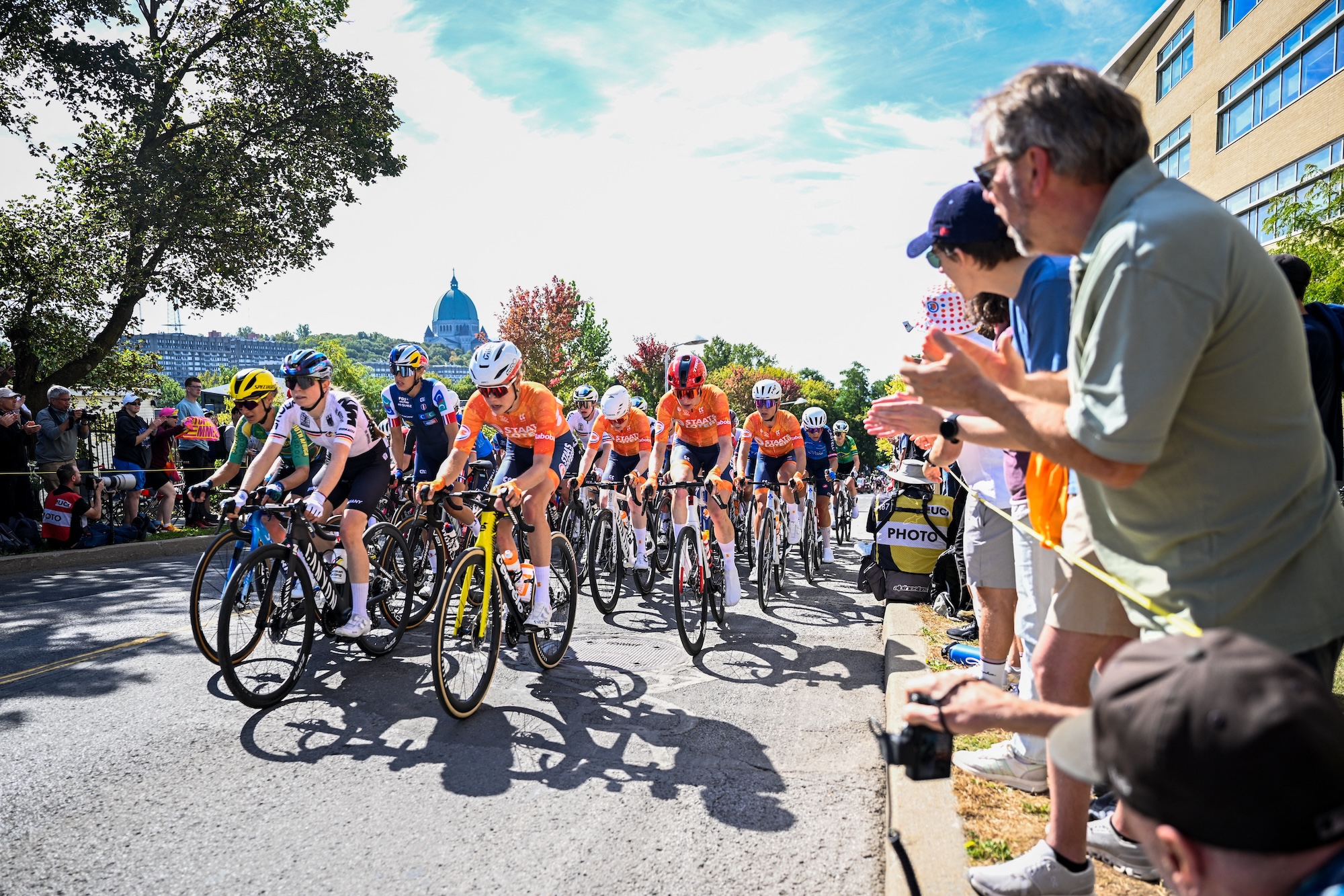 Road World Championships 2026 elite women's road race LIVE - Dutch team in full control of decimated peloton with 65 km to go