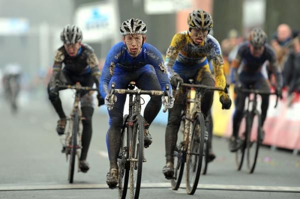 Lars Van Der Haar (Rabobank-Giant Off Road Team) crosses the line in 6th place.