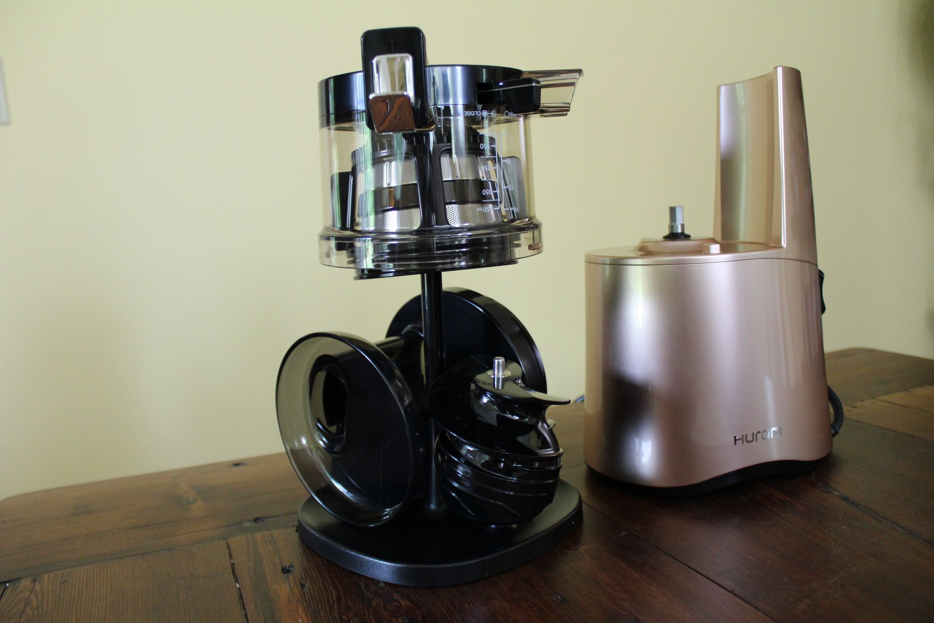 Hurom H-AA Slow Juicer
