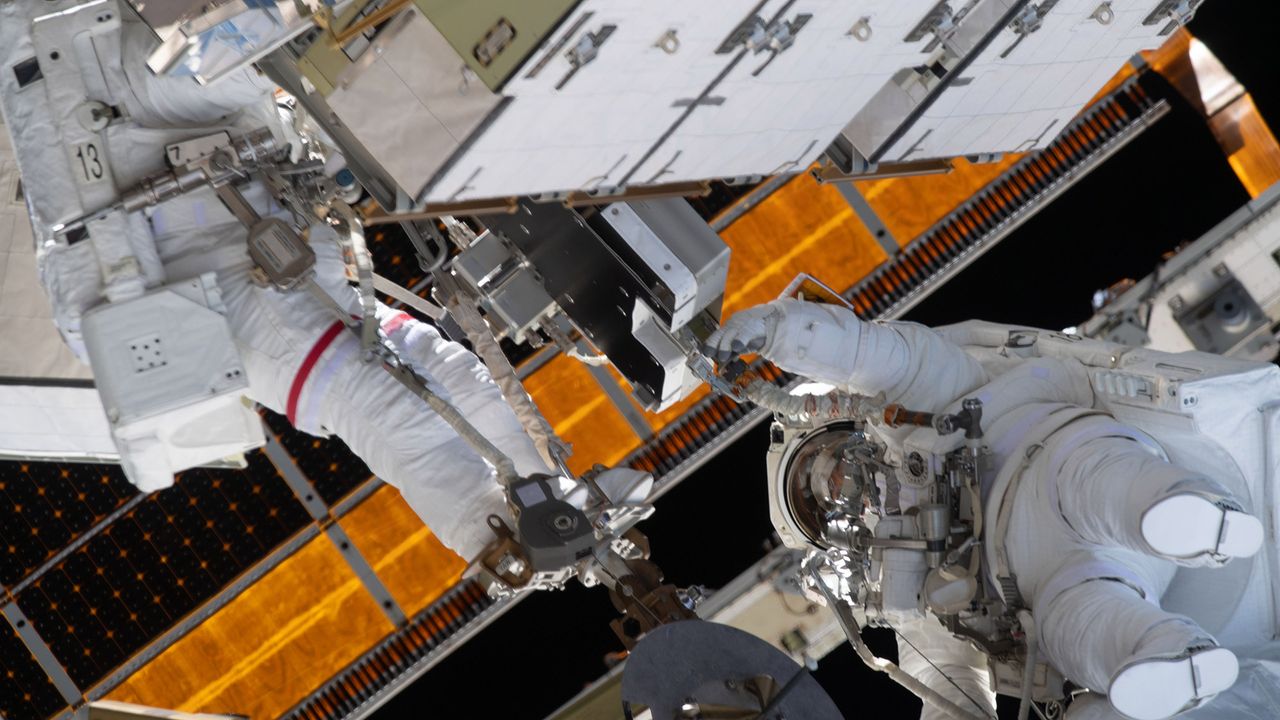 expedition 61 spacewalks