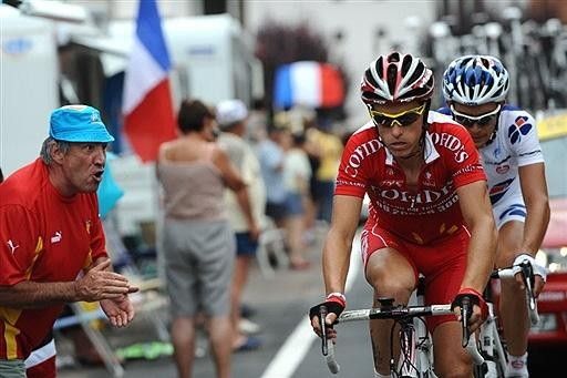 The two breakaway riders Sylvain Chavanel (Cofidis) and J&eacute;r&eacute;my Roy (Fran&ccedil;aise des Jeux) get some vocal encouragement.