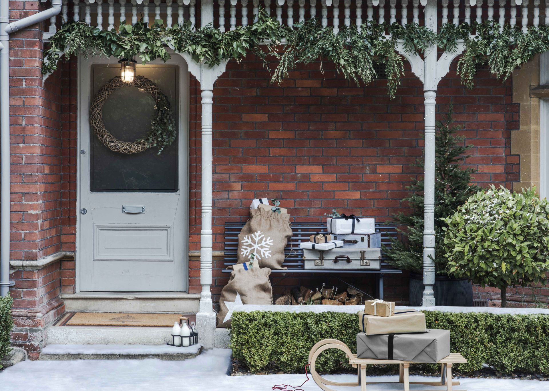 christmas-patio-ideas-10-ways-to-make-your-outdoor-space-festive