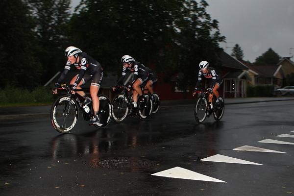 Cervelo Test Team's Kirsten Wild leads with 1 km to go