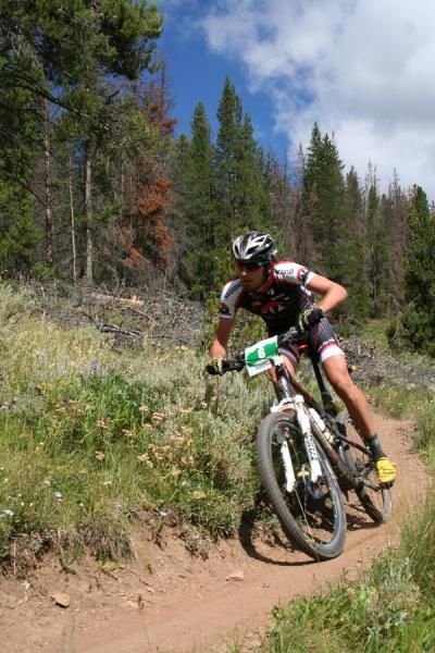 Kevin Kane (Rocky Mountain Factory Team) descends the Colorado Trail before Aid 2.