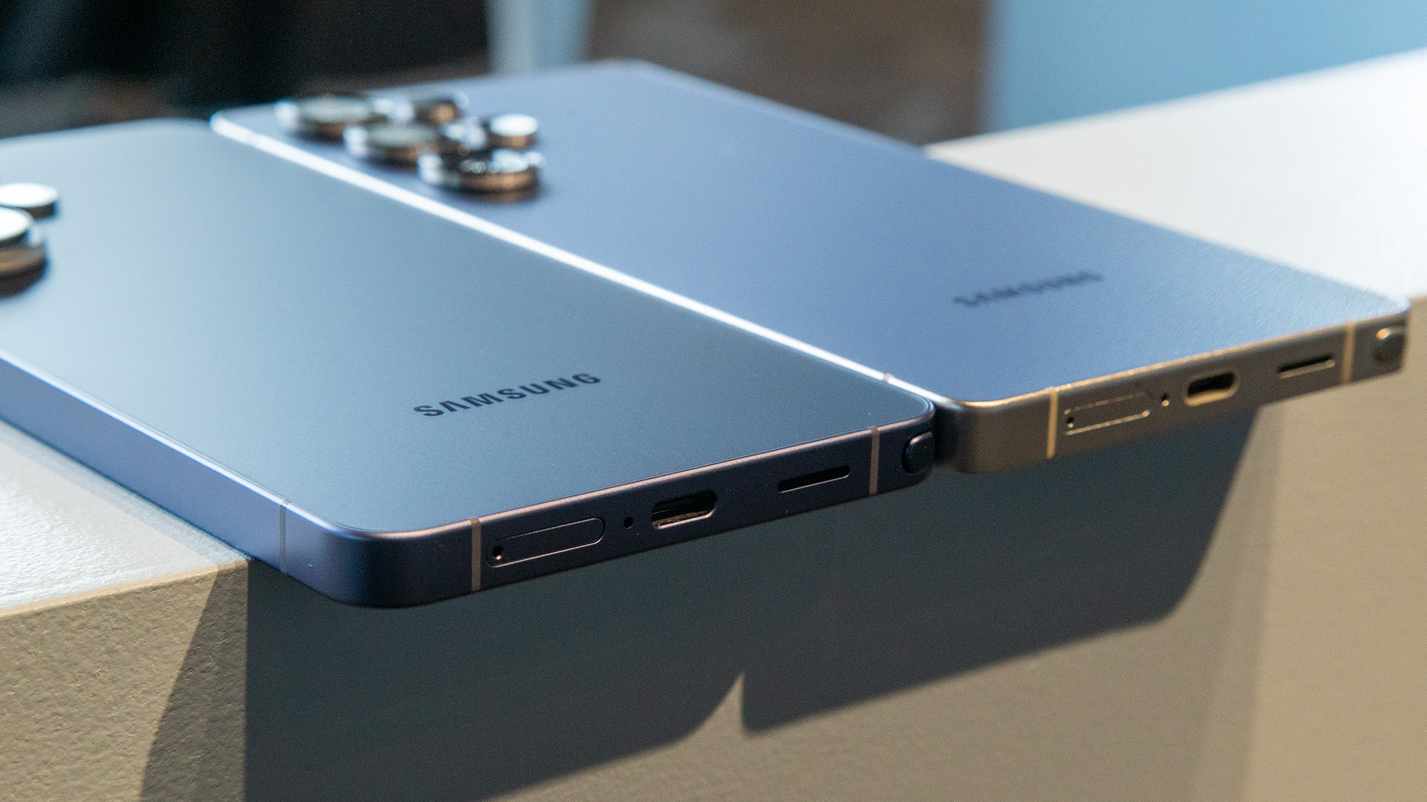 Comparing the Samsung Galaxy S26 Ultra and Galaxy S25 Ultra side by side