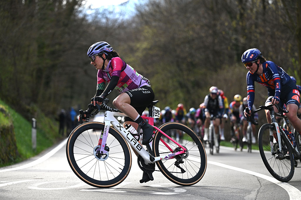 Breathing support and extended hospital stay required as Debora Silvestri continues recovery from Milan-San Remo crash