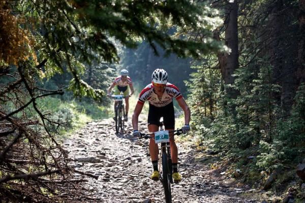 Squirt Lube teammates Matthys Buekes and Ben Melt Swanepoel in the lead at the opening of the race.