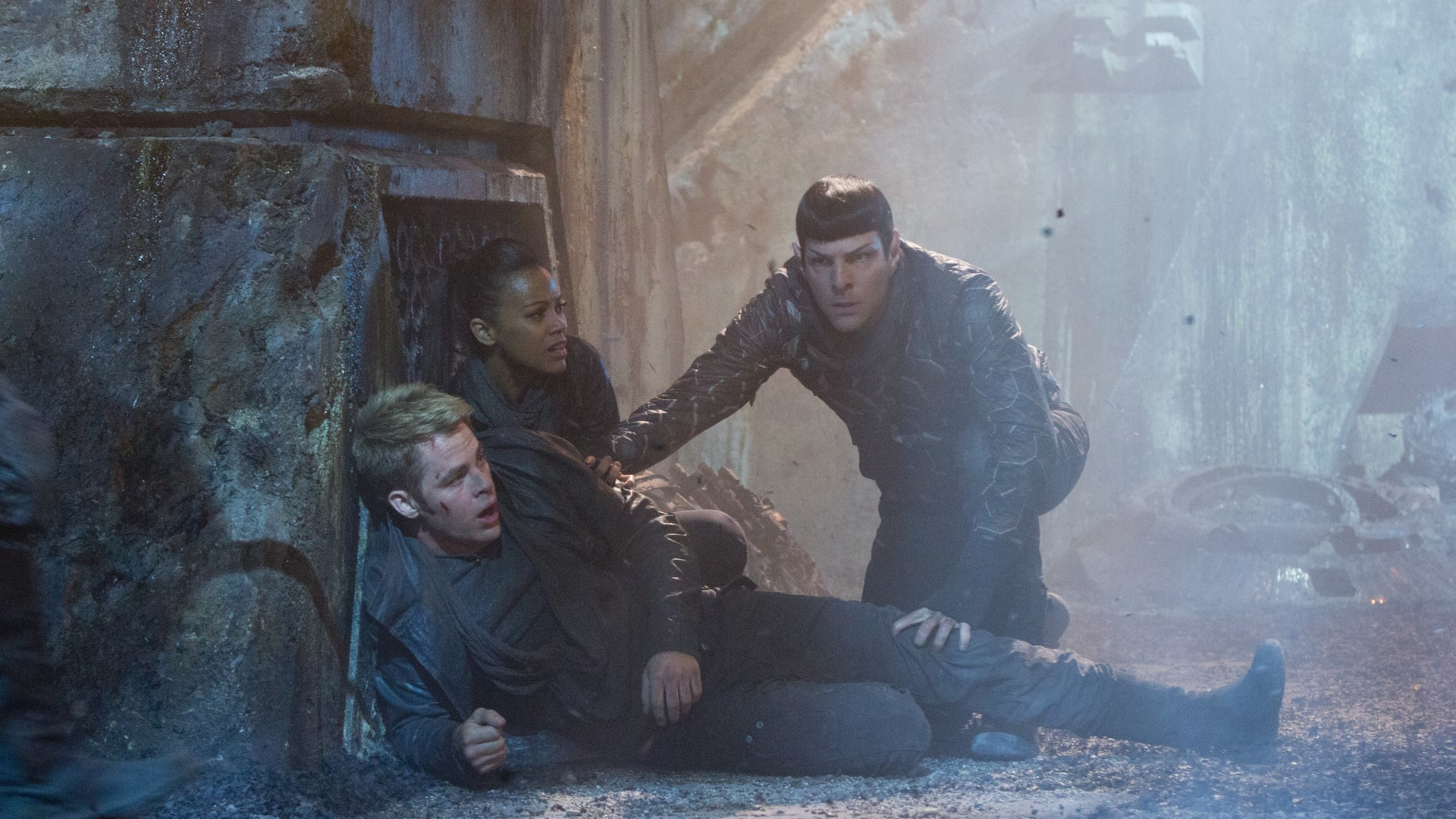 Zachary Quinto, Zoe Saldana, and Chris Pine in Star Trek Into Darkness (2013)_© Zade Rosenthal_Paramount Pictures