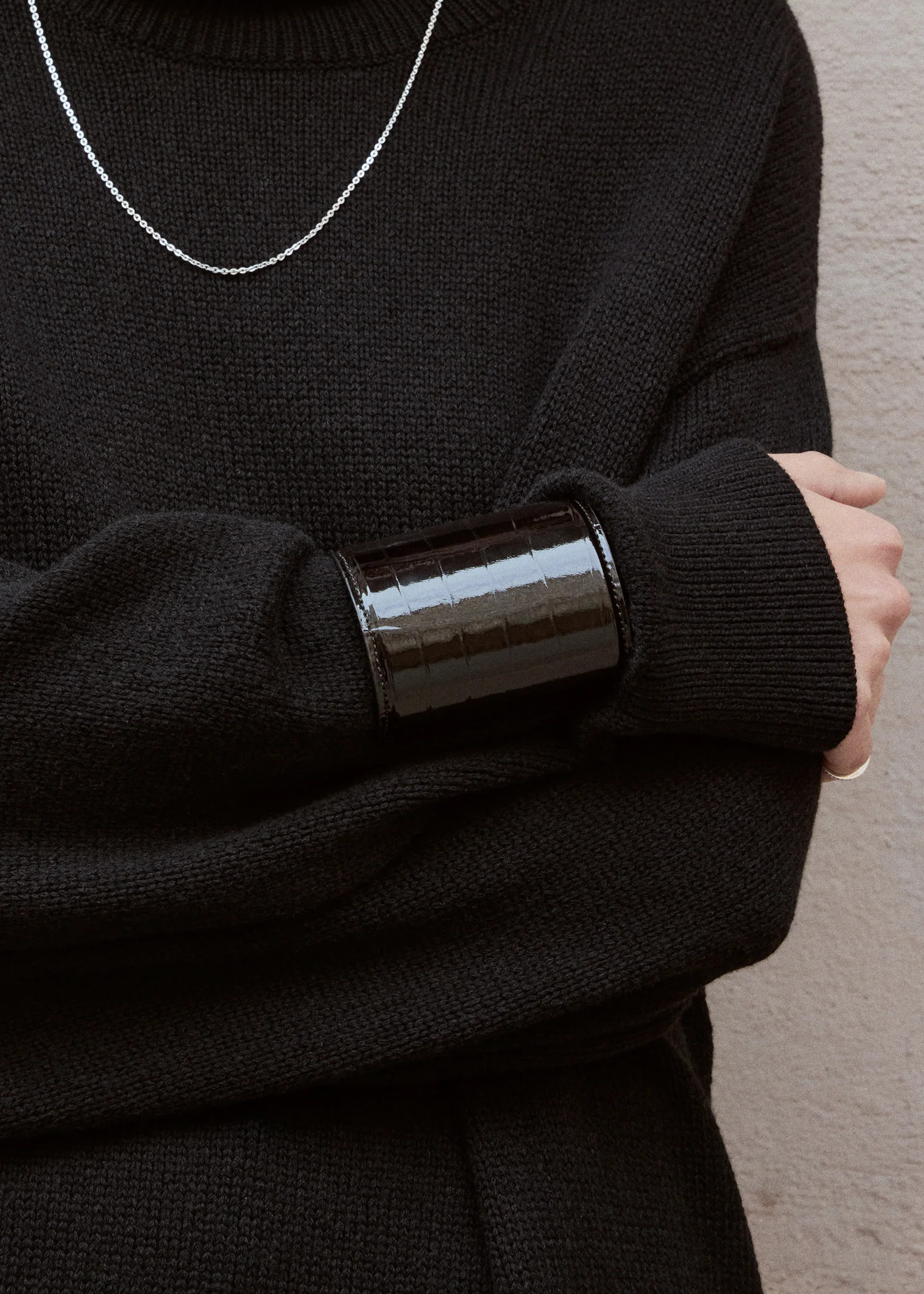 Black croco texture cuff