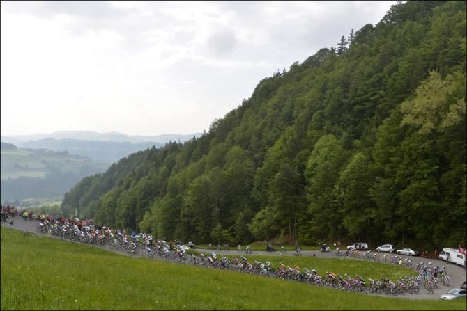 The Tour de Suisse peloton makes its way from Innertkirchen to Buochs during stage 4