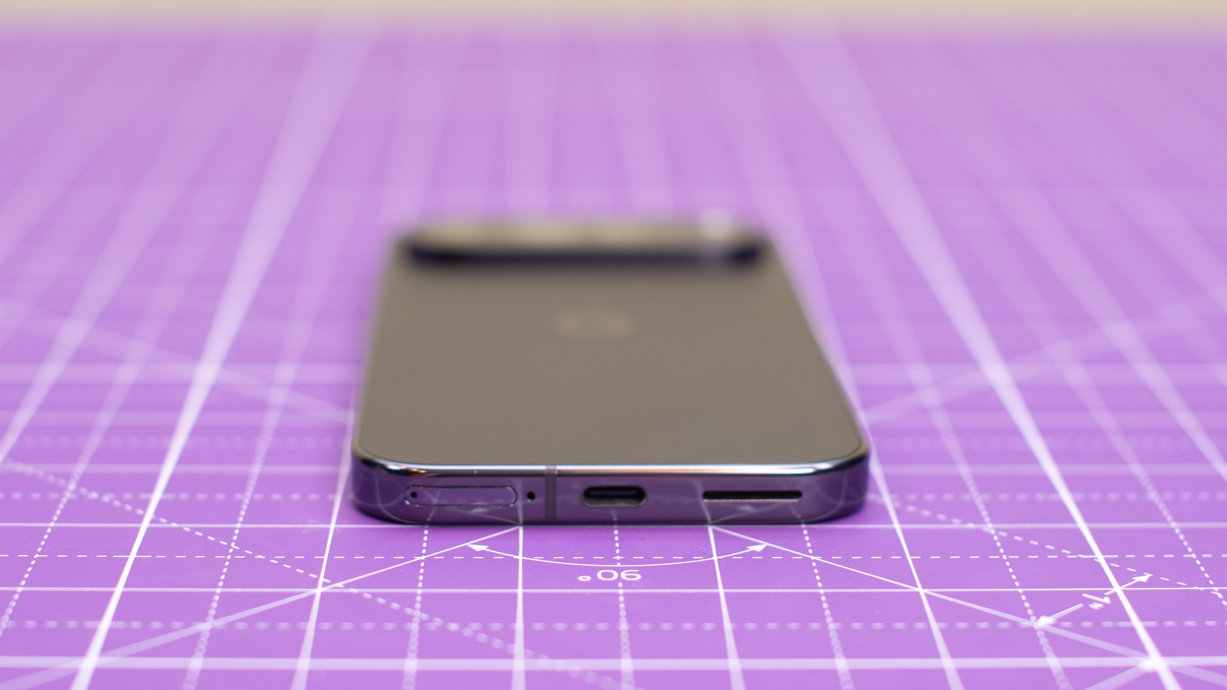 Google Pixel 9 Pro in Obsidian black