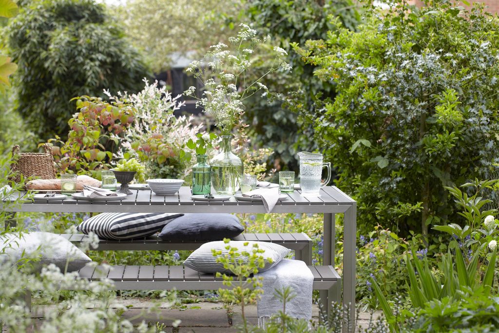 Wayfair garden furniture is on sale! Perfect easy garden updates