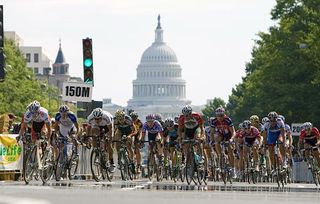 Riders race passed the US Capital in the 2008 Capital Criterium