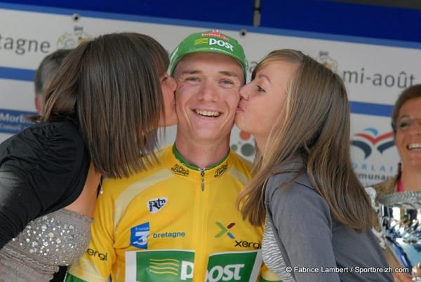 Mark McNally (An Post-Sean Kelly) defended his yellow jersey on the final stage and won La Mi-Ao&ucirc;t en Bretagne.