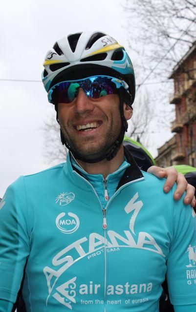 Riders sign-on for Milan-San Remo
