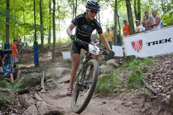 Heather Irmiger (Subaru Trek) races back to a fourth place finish after a slow start.