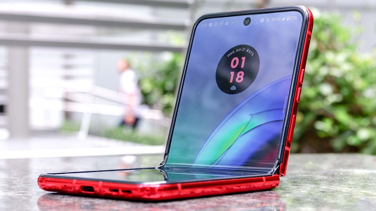 Foldable phones in 2024: Why this is going be their biggest year yet ...