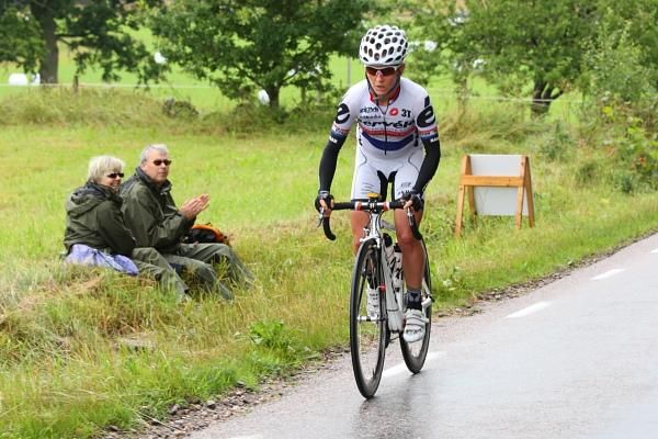 Pooley (Cervelo Test Team) continues on her solo break