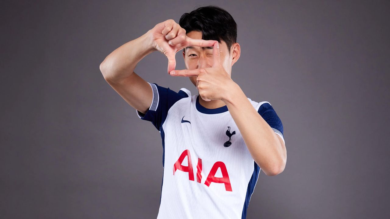 Nike Tottenham 2024/25 home kit