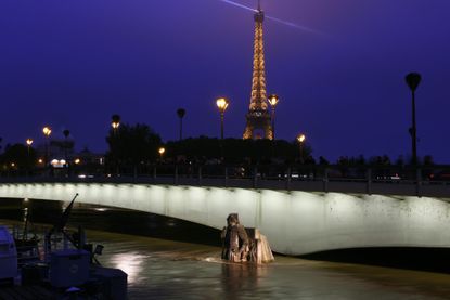 Paris deals with its worst flooding since 1982
