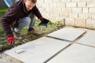 How to lay porcelain tiles outside: laying tiles