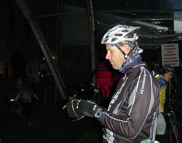 Jo gets ready to leave Brugge