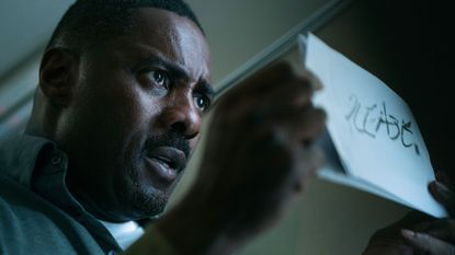 Hijack on Apple TV+ – Idris Elba