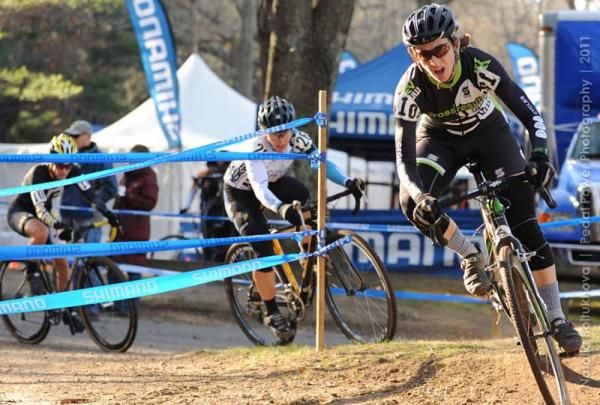 Annis leads Van Gilder and Smith