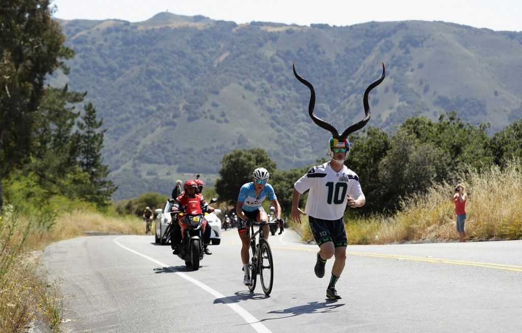A fan runs alongside Greg Daniel (Axeon)