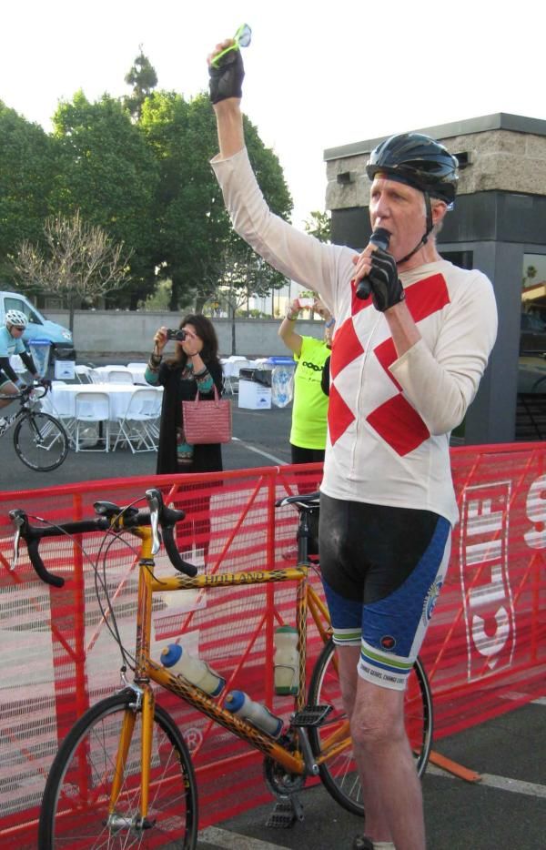 NBA Champion and Hall of Famer Bill Walton addresses the crowd at the start.