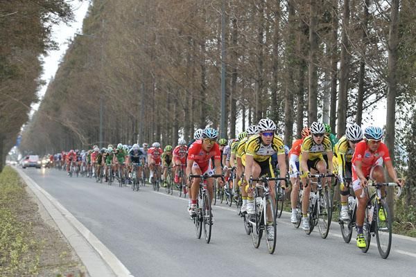 The peloton in action during stage 3 at Tour of Taihu Lake