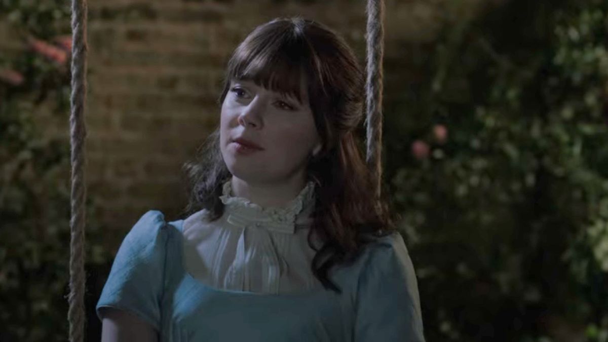 Eloise on the swings in Season 2 of Bridgerton.